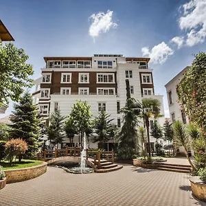 Отель Prestige, Тирана